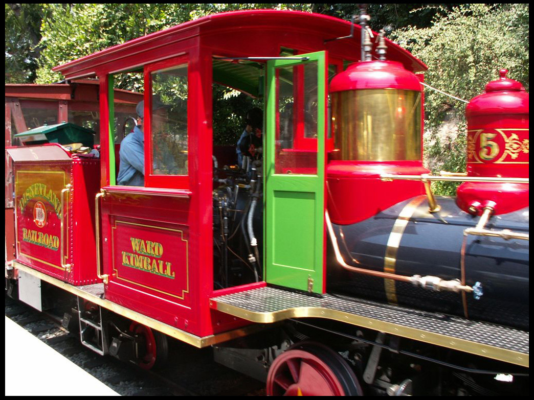 園内を走る本物の機関車 ～ディズニーランド鉄道2～: ディズニーを 
